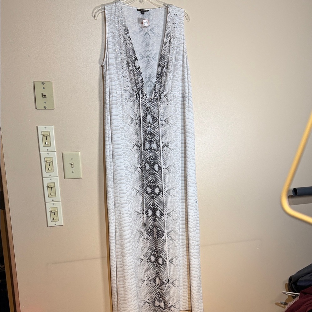 Alberto Makali White and Gray Snake-Print Sleeveless Maxi Dress